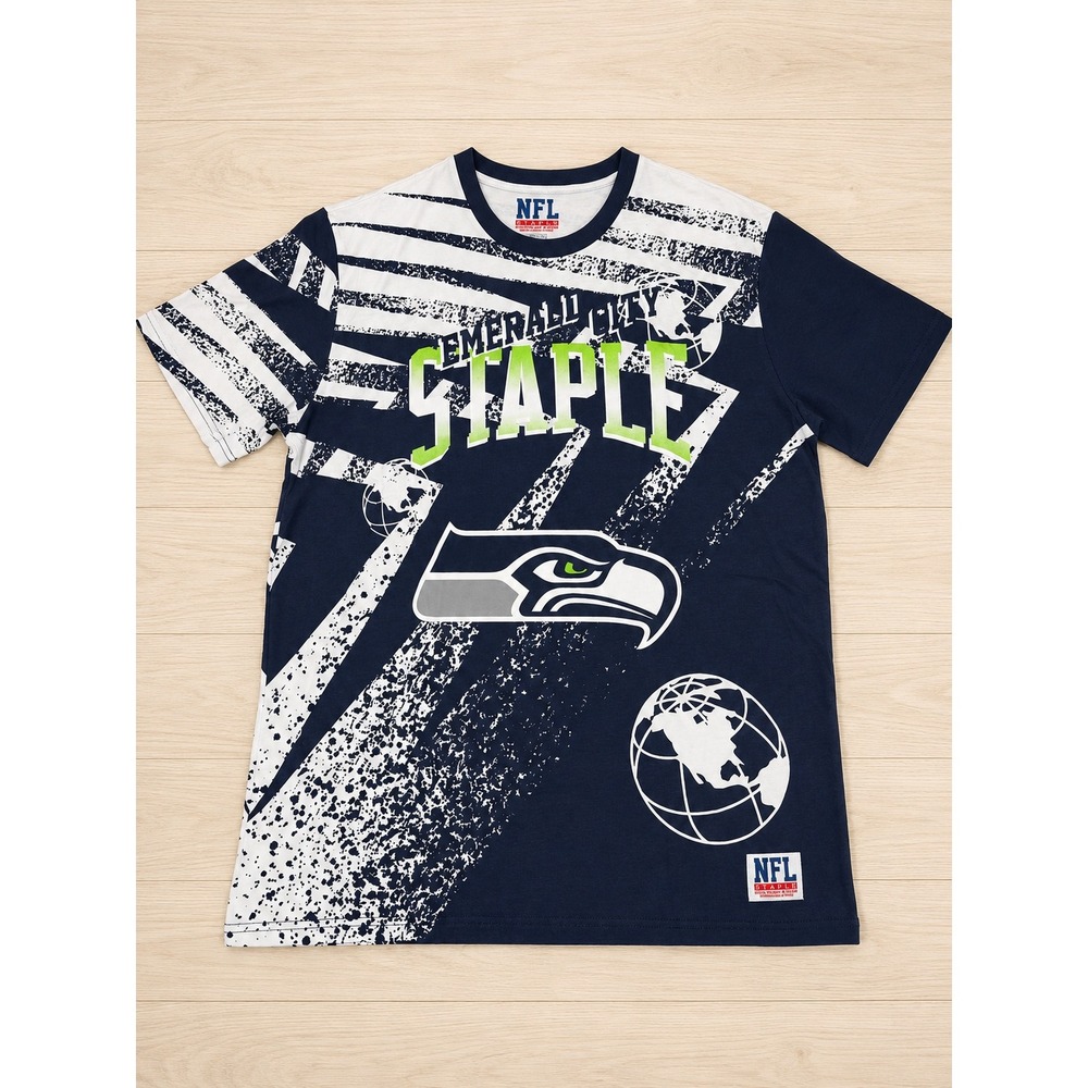 Seattle Seahawks NFL Staple Emerald City Graphic T-Shirt Men's Large NWT